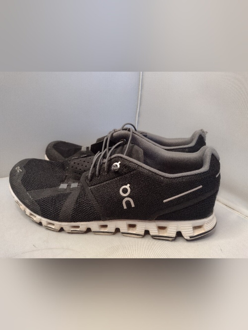 On Cloud  Womens Size 7.5 Black Athletic Running Shoes Sneakers A31